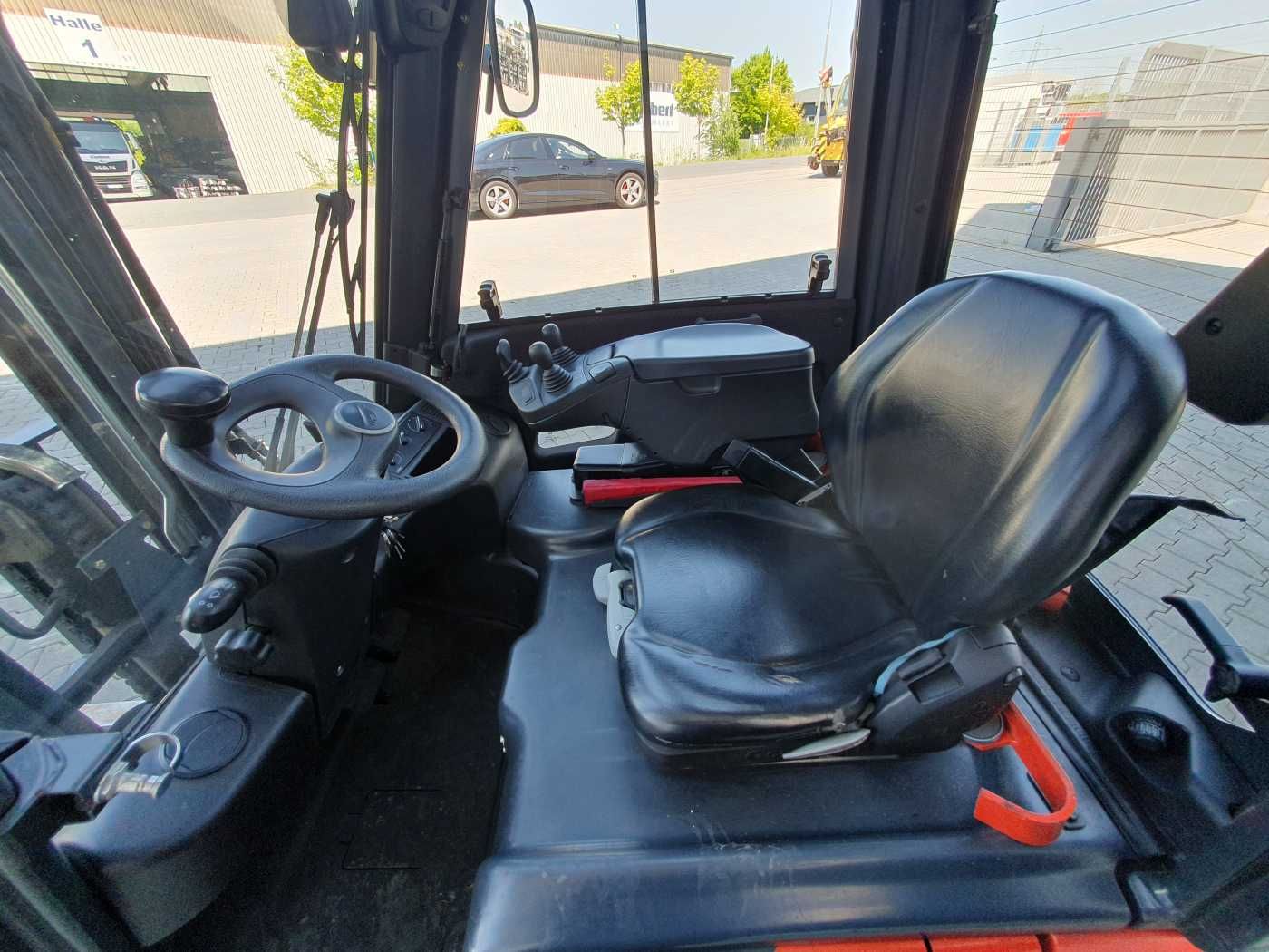 Fahrzeugabbildung Linde E14 - 01 / Triplex: 4.10m! / SS / nur 2.899h!