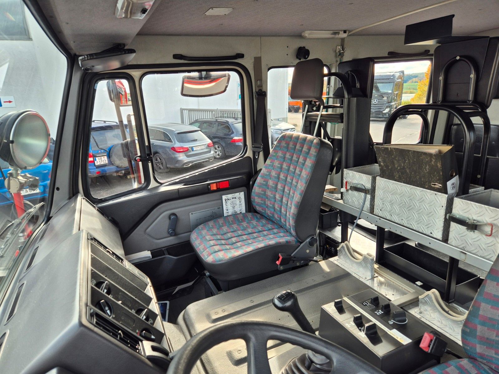 Fahrzeugabbildung Mercedes-Benz 1224 AF 16/12 Löschfahrzeug 1.680l