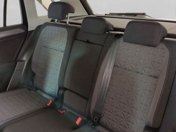 Volkswagen Tiguan - 11