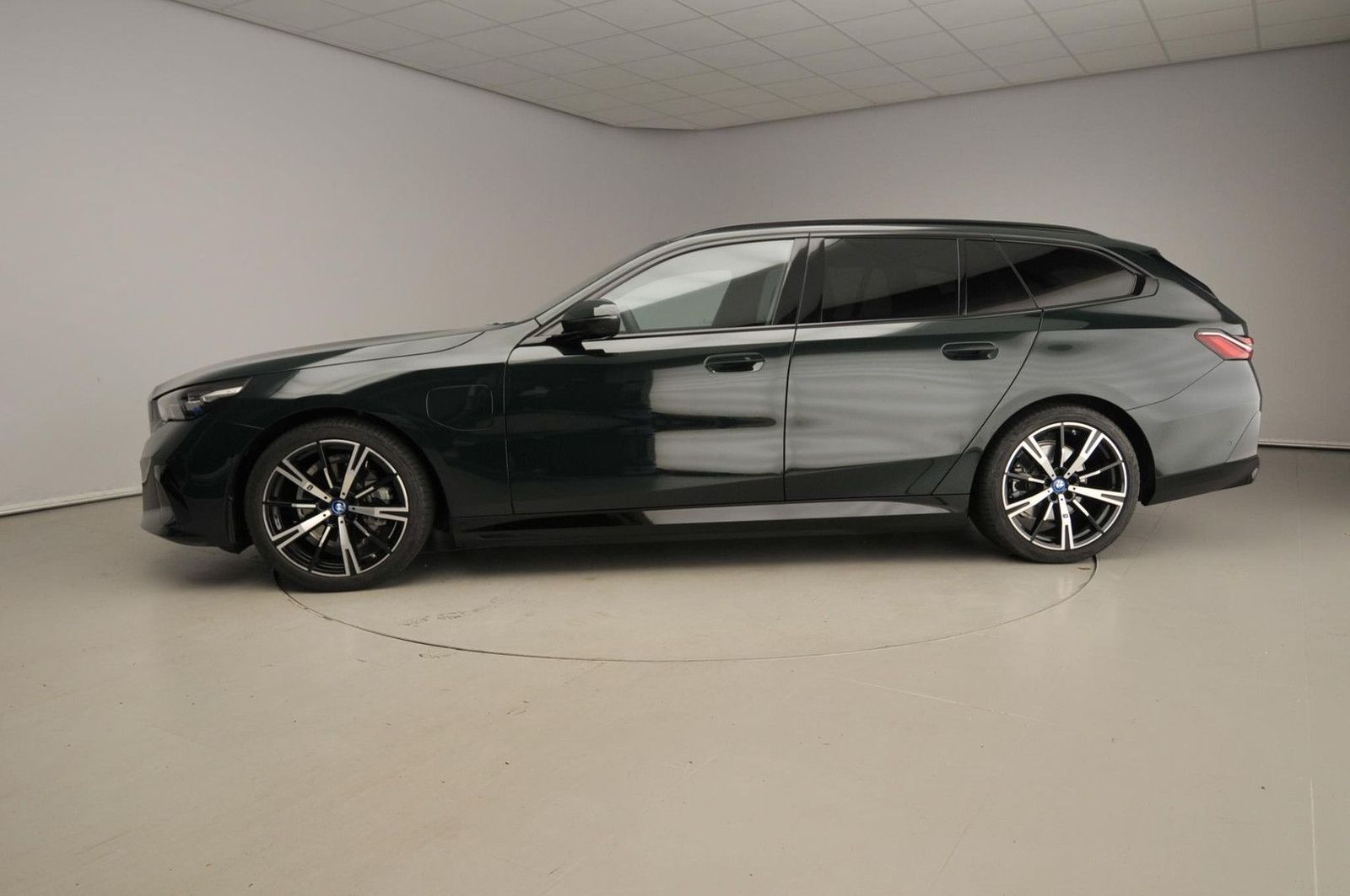 BMW 530 5 Serie Touring 530e | M-Sportpakket | Indiv imagem 2