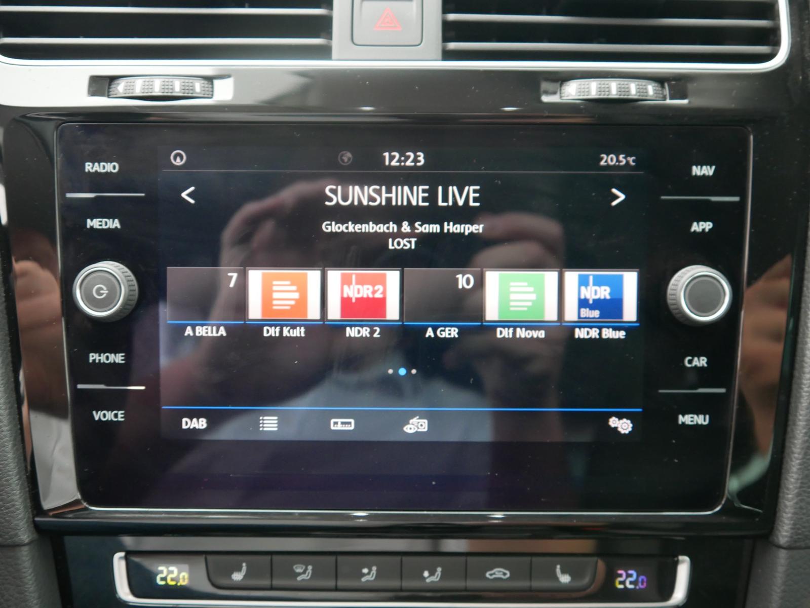Volkswagen Golf VII 1.5 TSI Highline AHK LED Standheizung