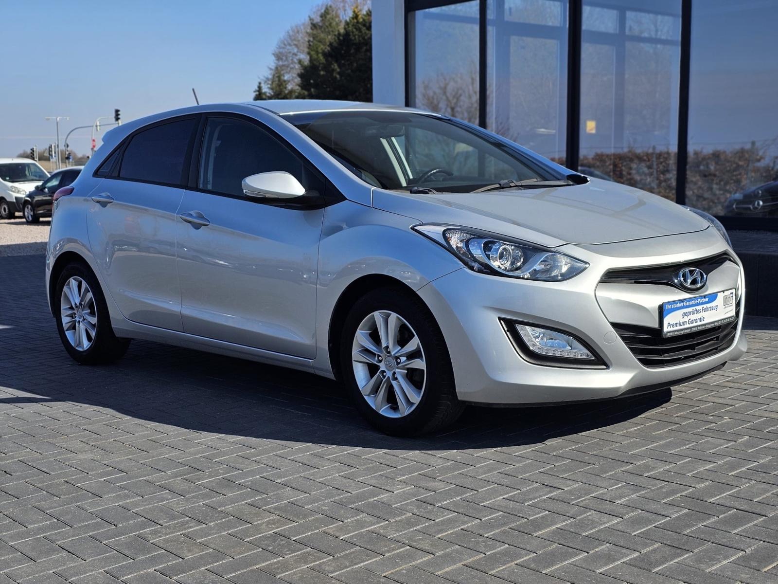 Hyundai i30 1.4 Style Navi, Kamera, HU&AU neu!
