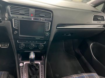 Volkswagen Golf - 9