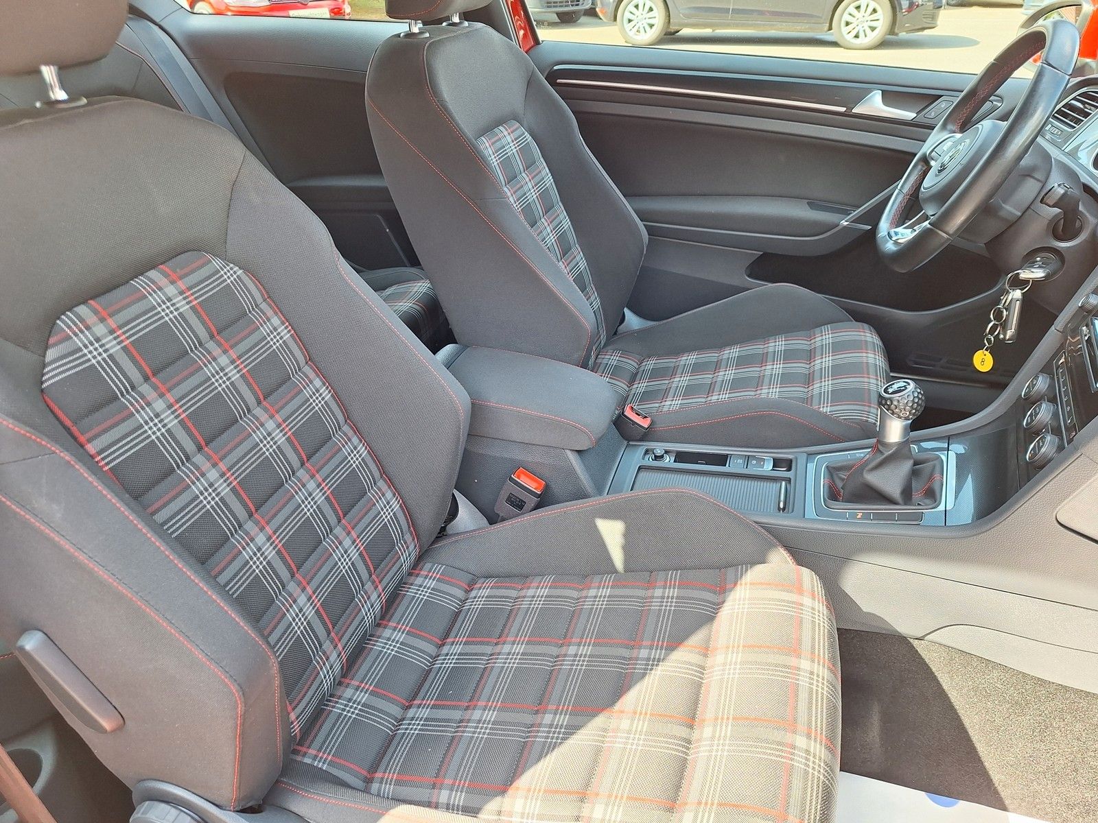 Volkswagen Golf GTI Performance 2.0 TSI Xenon Media Winterp foto 10
