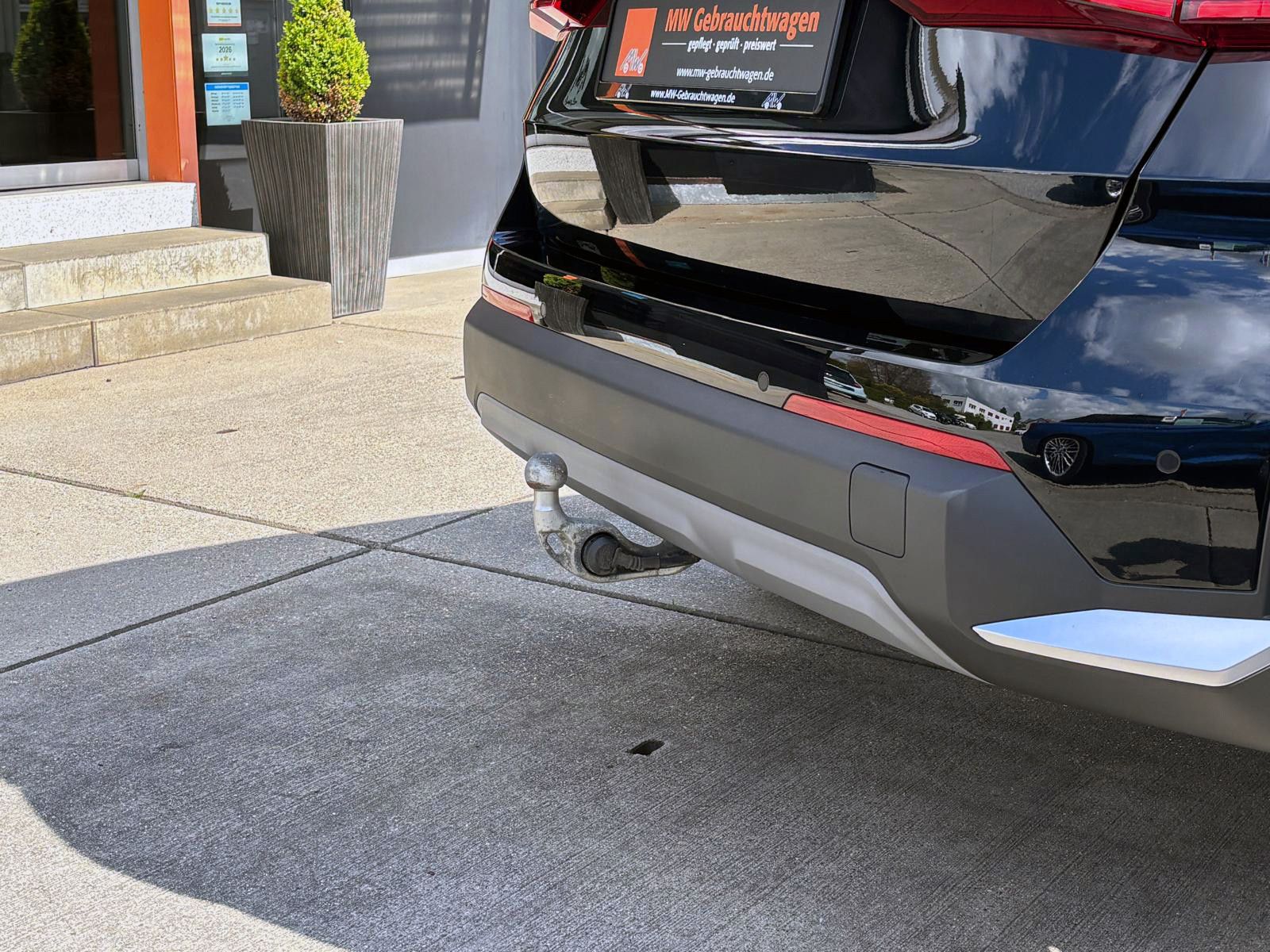 Fahrzeugabbildung BMW X1 sDrive 18i Steptr. ACC KAM PDC LED NAV AHK