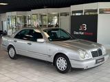 Mercedes-Benz E 240 Avantgarde Automatik · BOSE · TÜV 06/2027 - gebrauchte Mercedes-Benz E 240 aus dem Jahr 1998