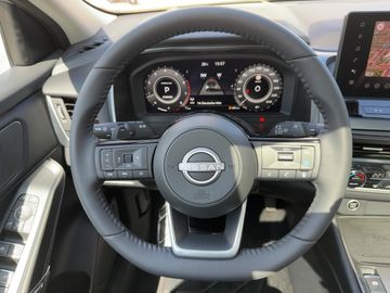 Nissan Qashqai N-Connecta 1.3 DIG-T MHEV 158 PS Panoram