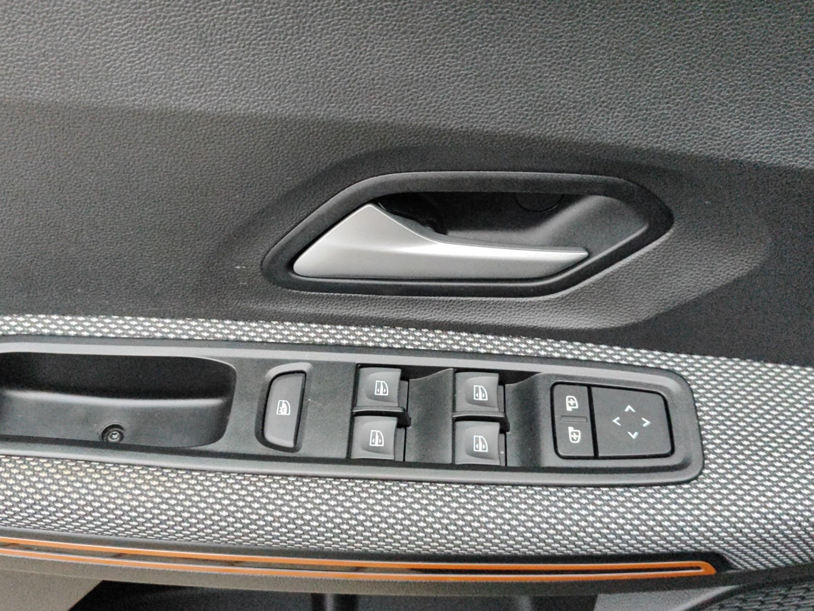 Fahrzeugabbildung Dacia SanderoIII Stepway*Sitzheizung*Bluetooth*Kamera*