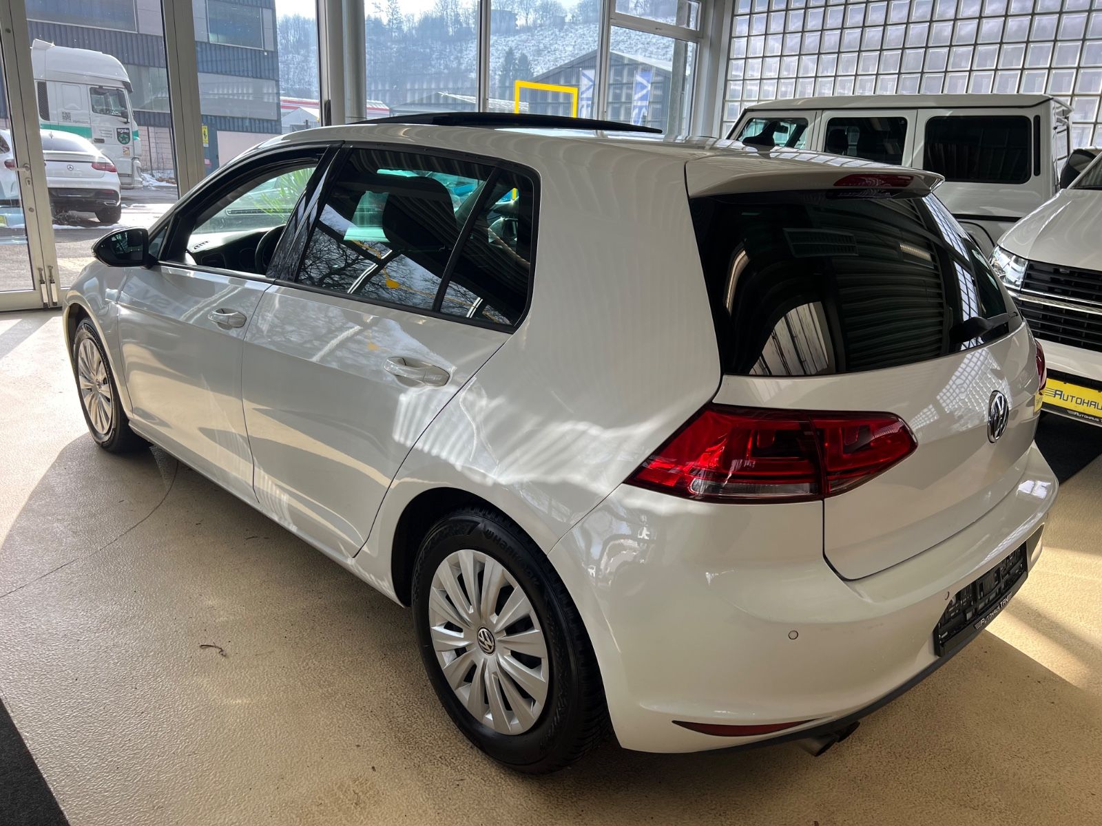 Fahrzeugabbildung Volkswagen Golf VII Lim. 2.0 TDI Highline PANORAMADACH*1.HD