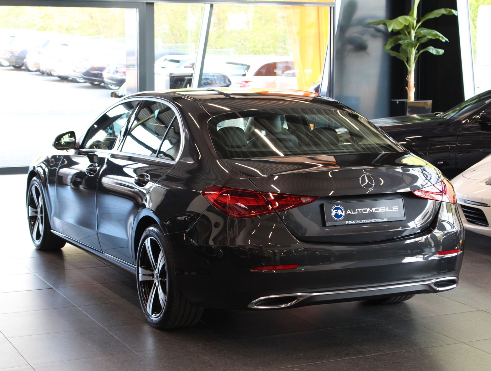 Fahrzeugabbildung Mercedes-Benz C 220 d Avantgarde*HUD*Kamera*1.Hand