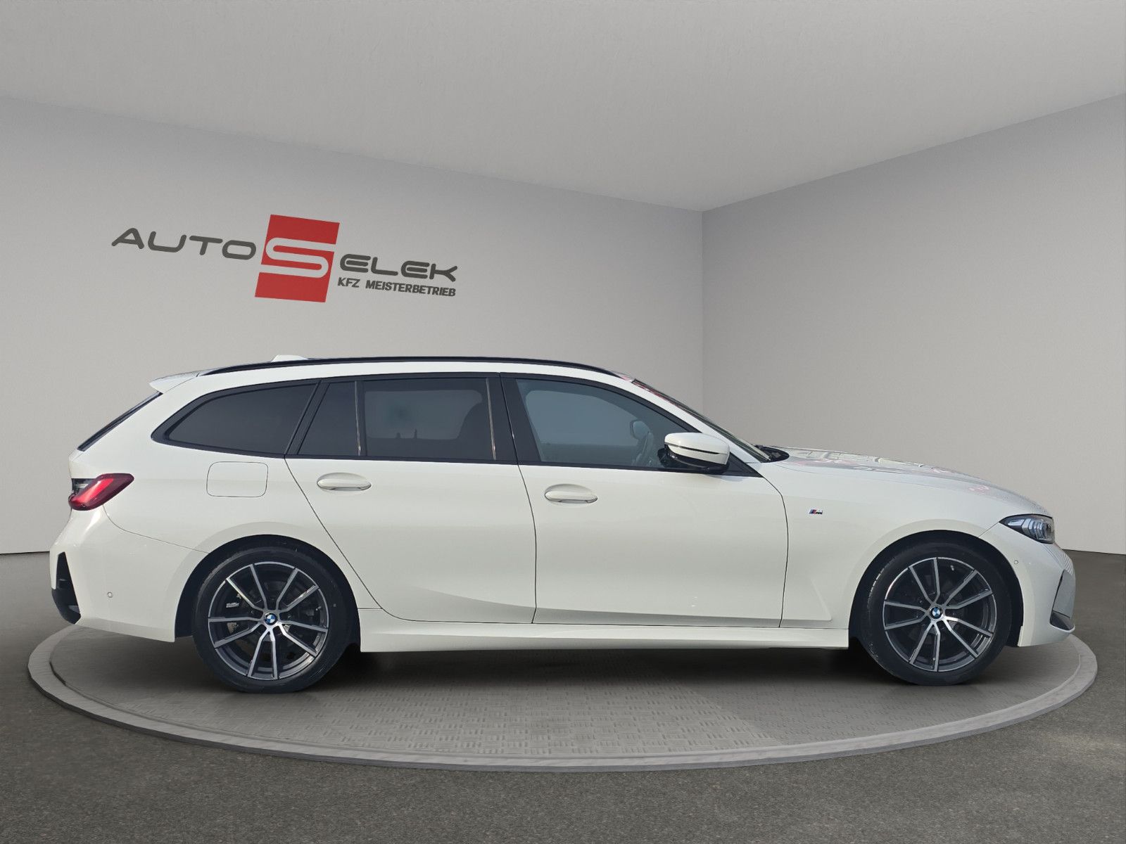 Fahrzeugabbildung BMW Touring 320i M-SPORT LC.PRO ACC ,Hifi,Carplay