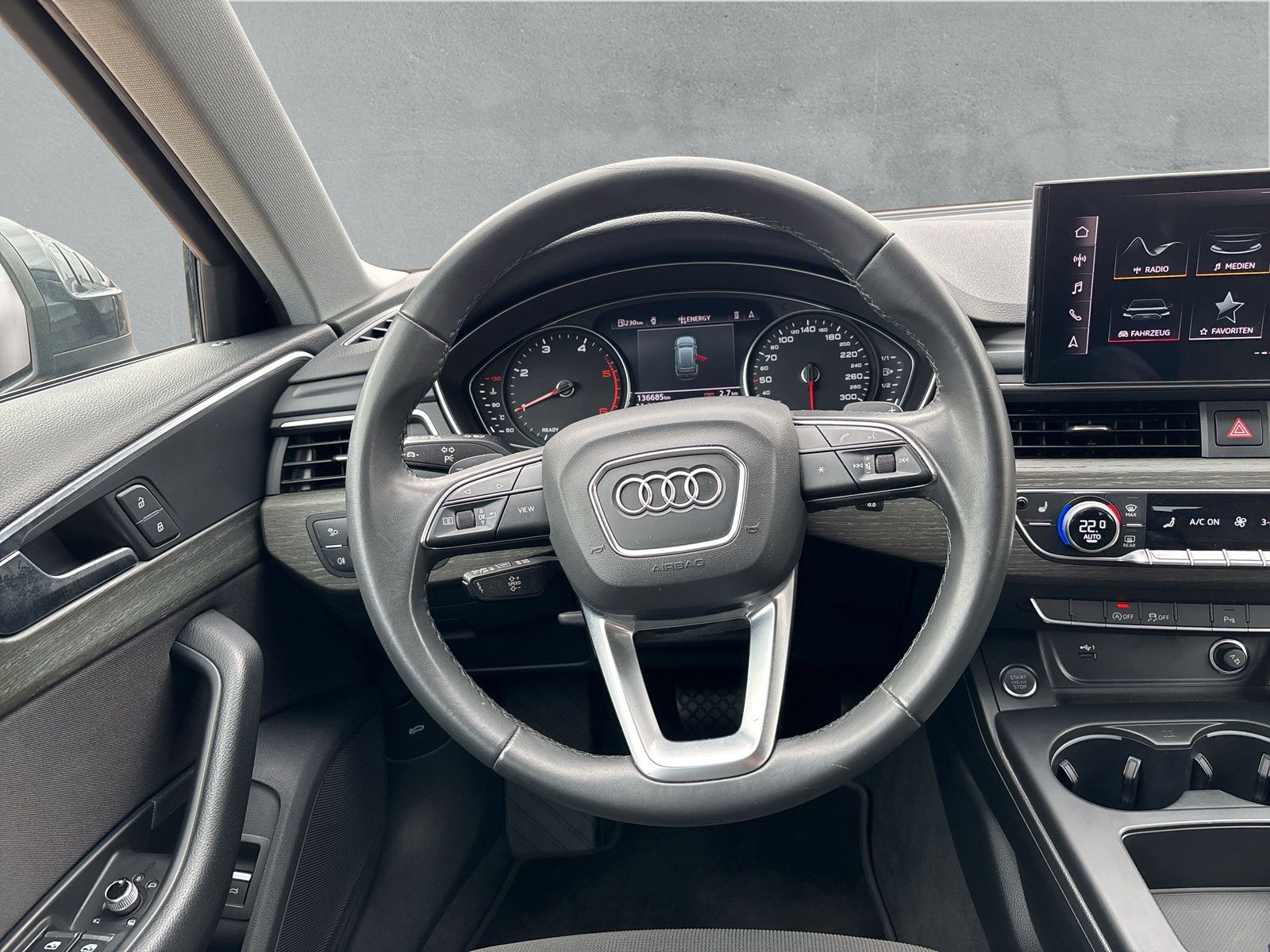 Fahrzeugabbildung Audi A4 Avant (8WD)(05.2019->) 35 TDI advanced