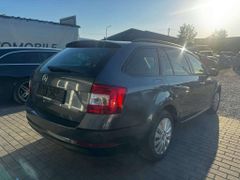 Fahrzeugabbildung Skoda Octavia Ambition DSG PDC DAB SCHECKHEFTGEPFLEGT