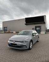 Volkswagen Golf 8 TSI 1.5 - Volkswagen Golf mit Benzin-Antrieb: Kleinwagen, 1.8