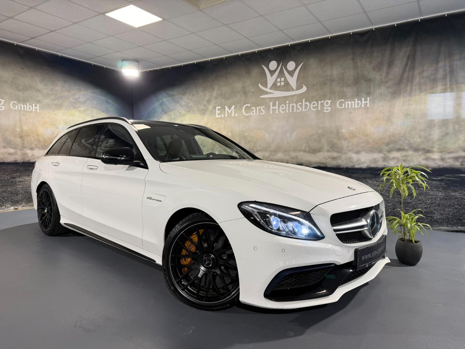 Mercedes-Benz C63s AMG Performance Sitze V8 Keramik PANO LED