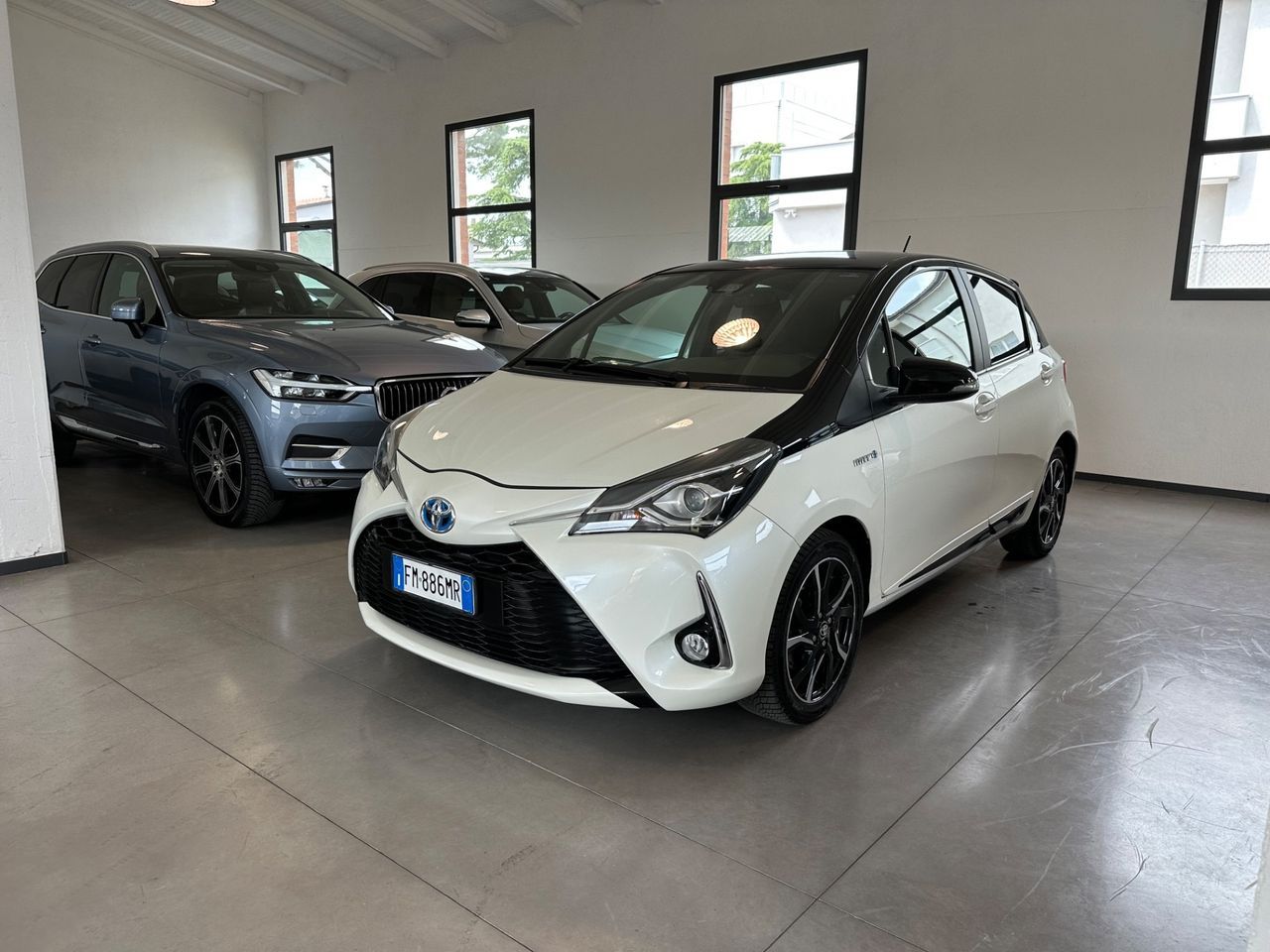 TOYOTA Yaris
