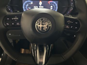 Alfa Romeo Junior 1.2 Ibrida Speciale MASSAGE LED KAMERA SH