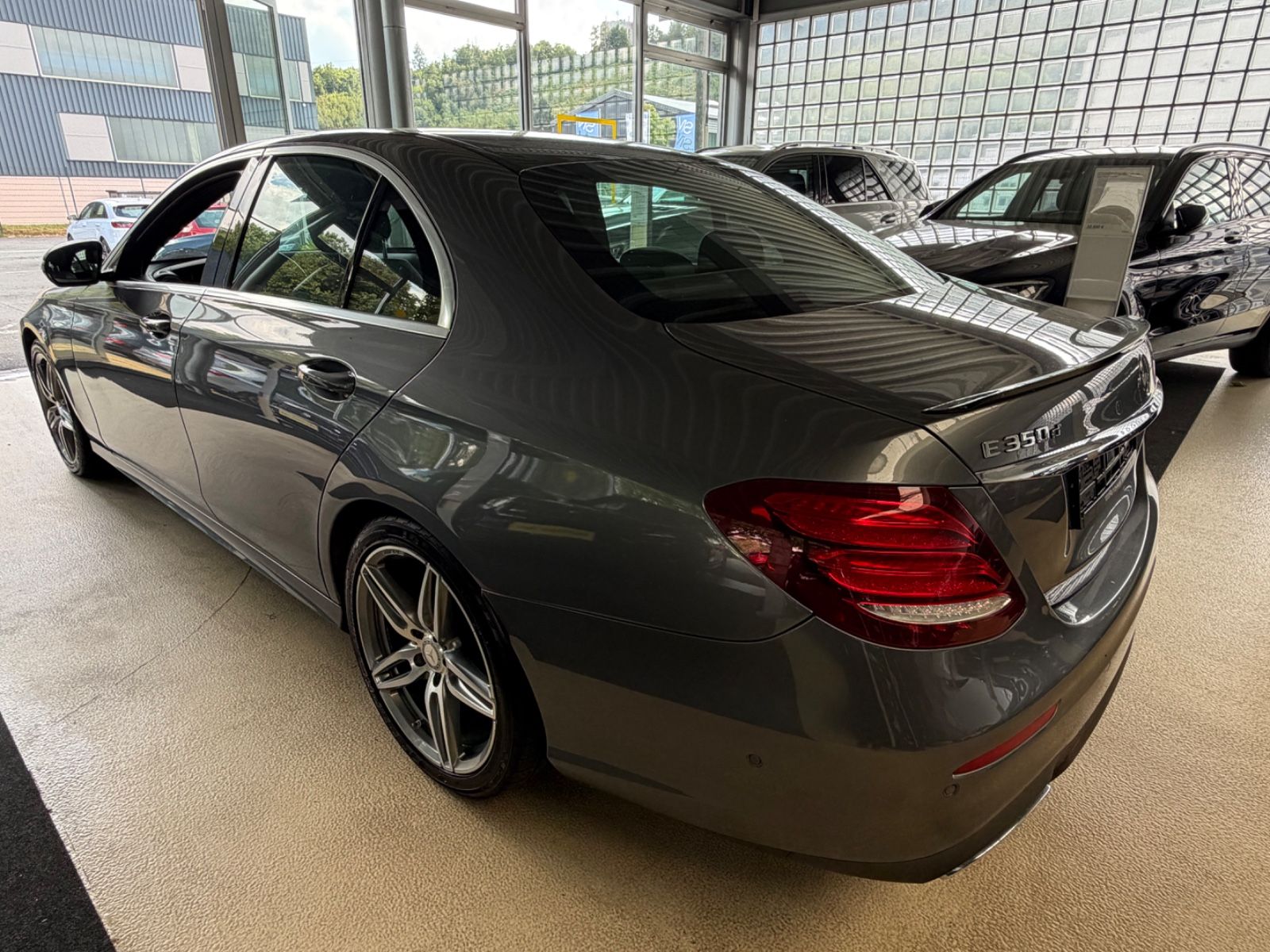 Fahrzeugabbildung Mercedes-Benz E 350 E Limousine*AMG-Line* Digitaltacho