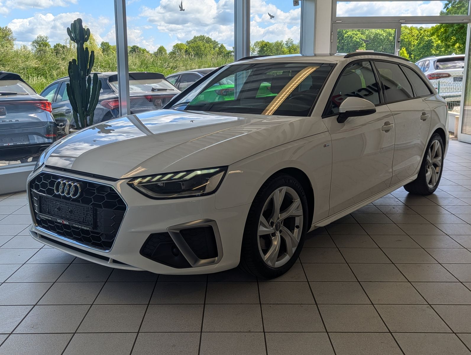 AUDI A4 35 TDI S-Line Pano LED Virtual Cam ACC 18 - Image 3