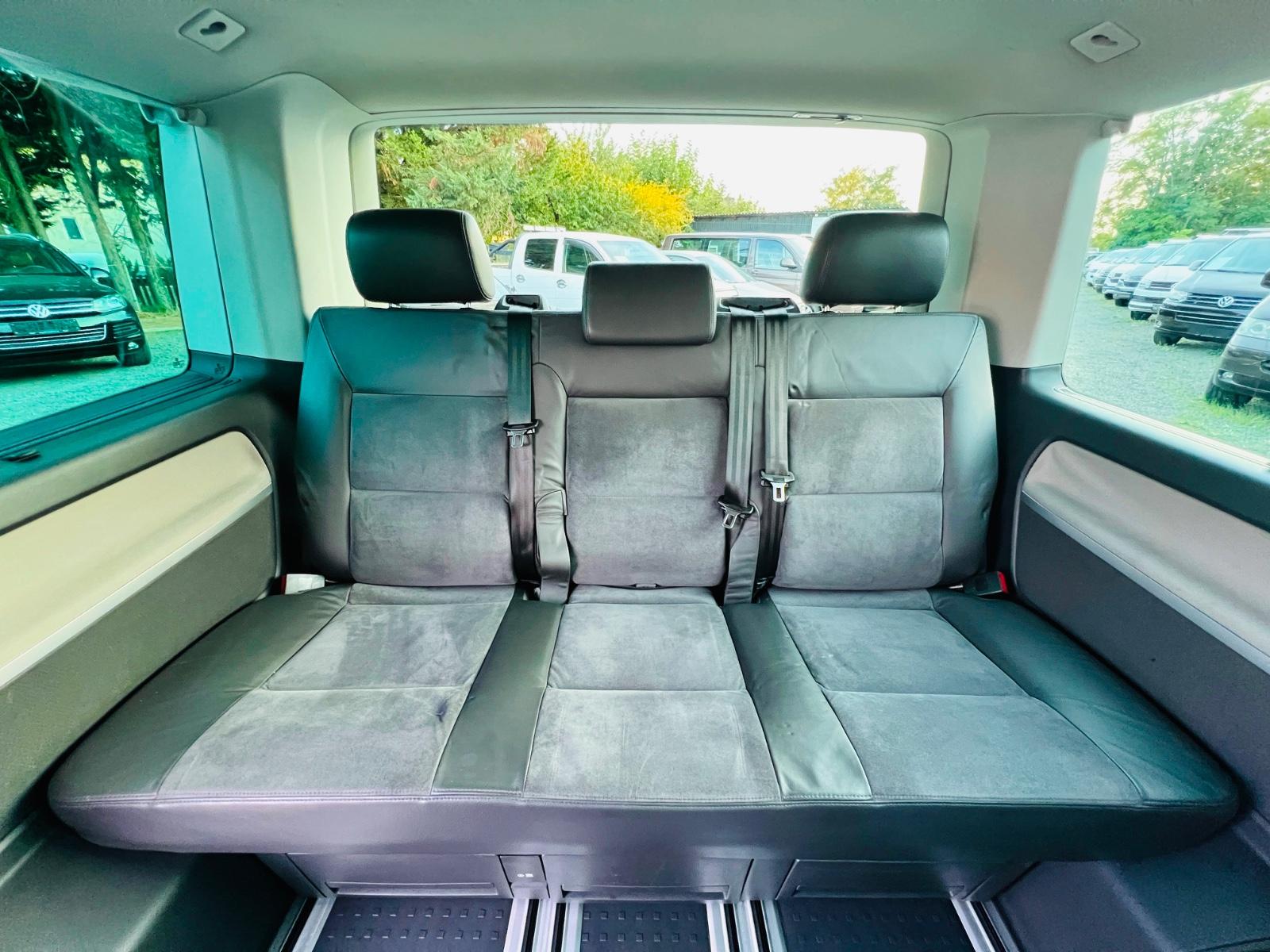 VOLKSWAGEN T5 MULTIVAN UNITED 2.5 TDI 174ch 4MOTION - 7 PLACES - 2 PORTES COULISSANTES ÉLECTRIQUES - ALCANTARA/CUIR - GPS - CHAUFFAGE AUXILIAIRE