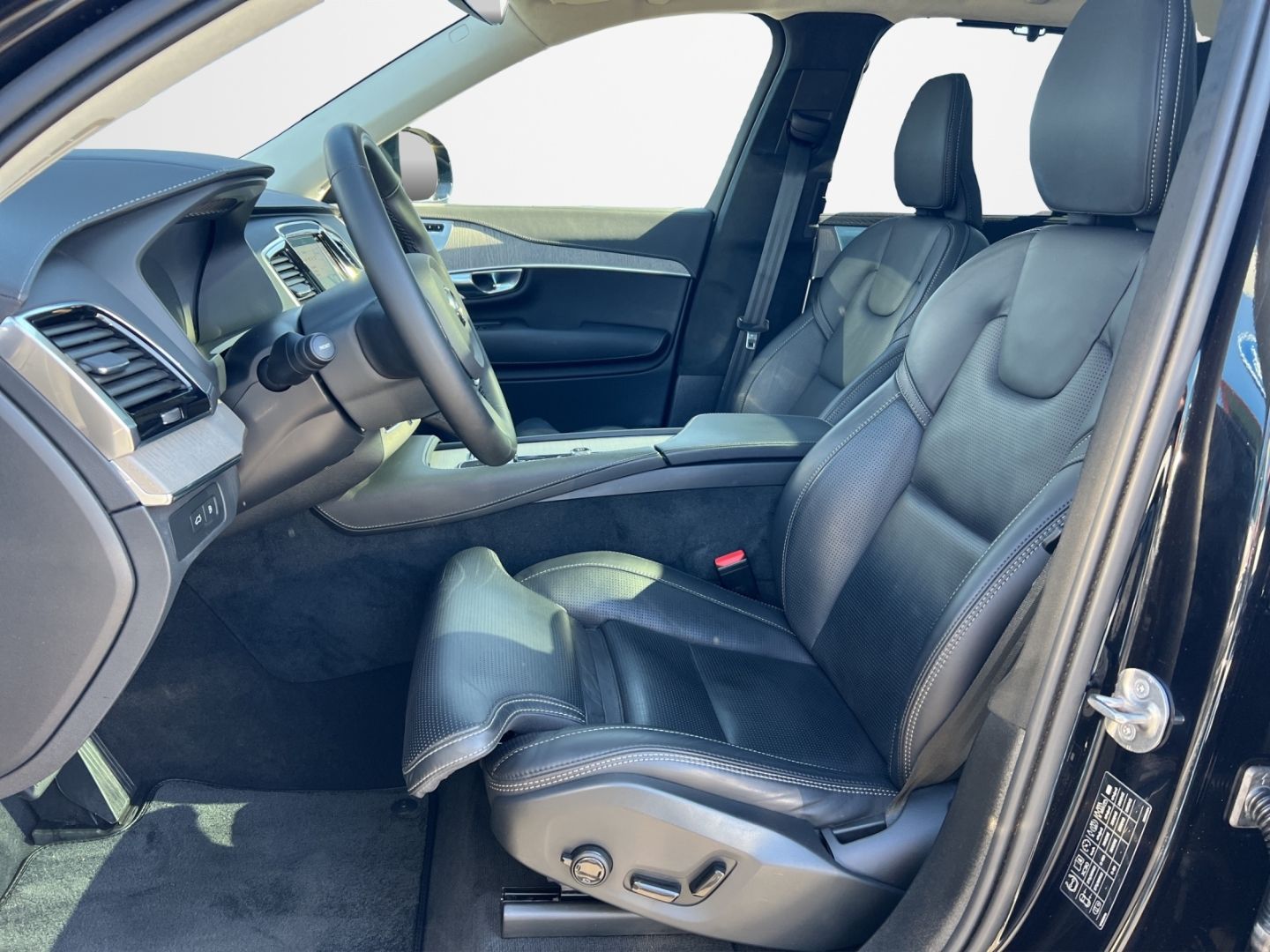 Volvo XC90 Ultra Dark Recharge Plug-In AWD 7-Sitzer foto 10