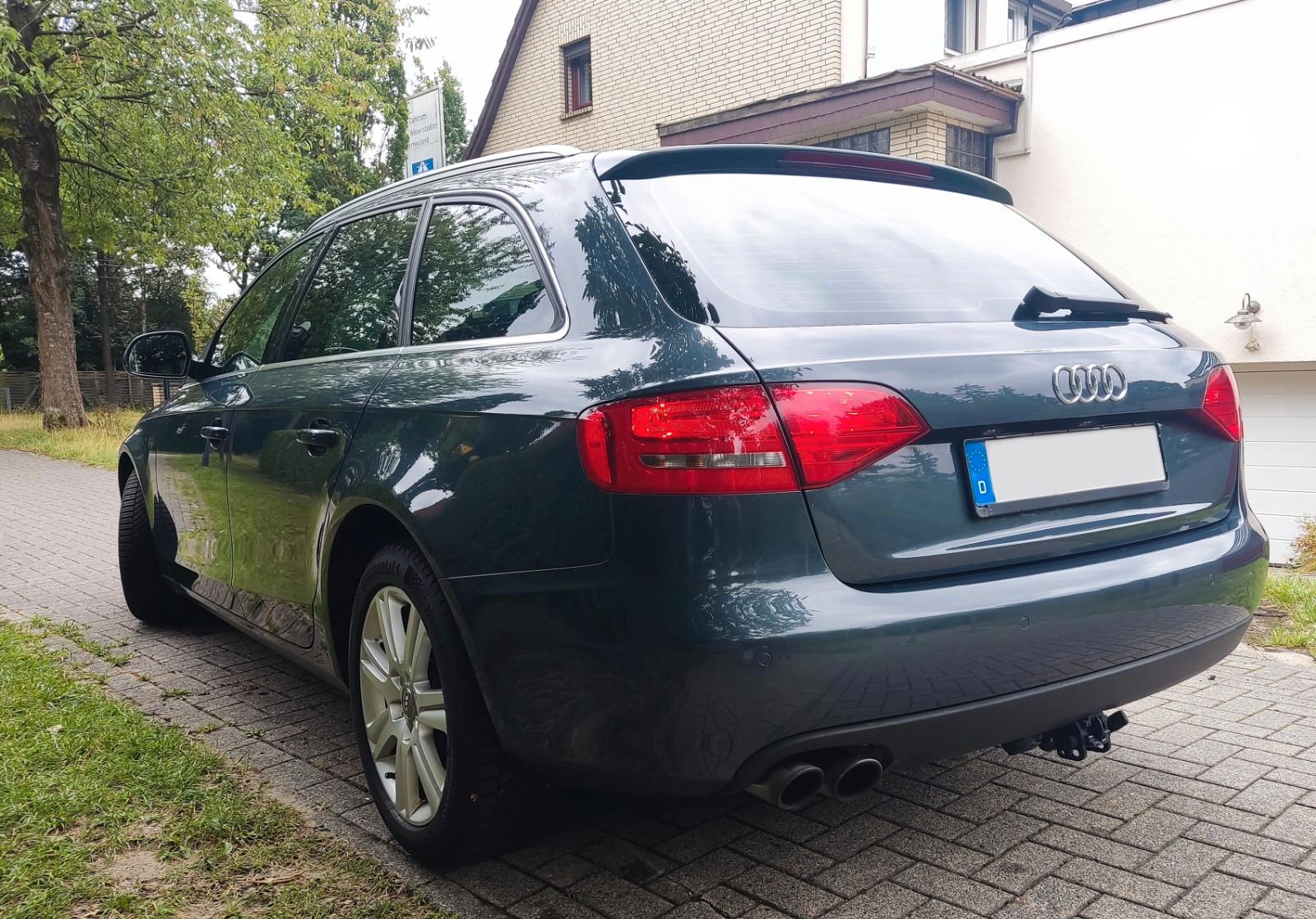 Audi A4 2009 — interior