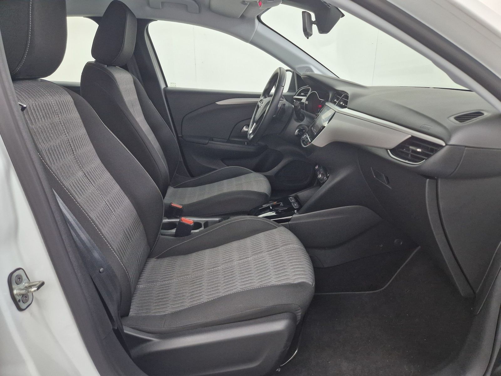 OPEL Corsa  F1.2 Turbo Edition – Bild 12