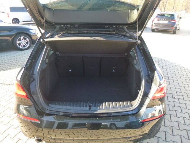 Fahrzeugabbildung BMW 118 i Advantage >AUT/LED/PDC/SHZ<