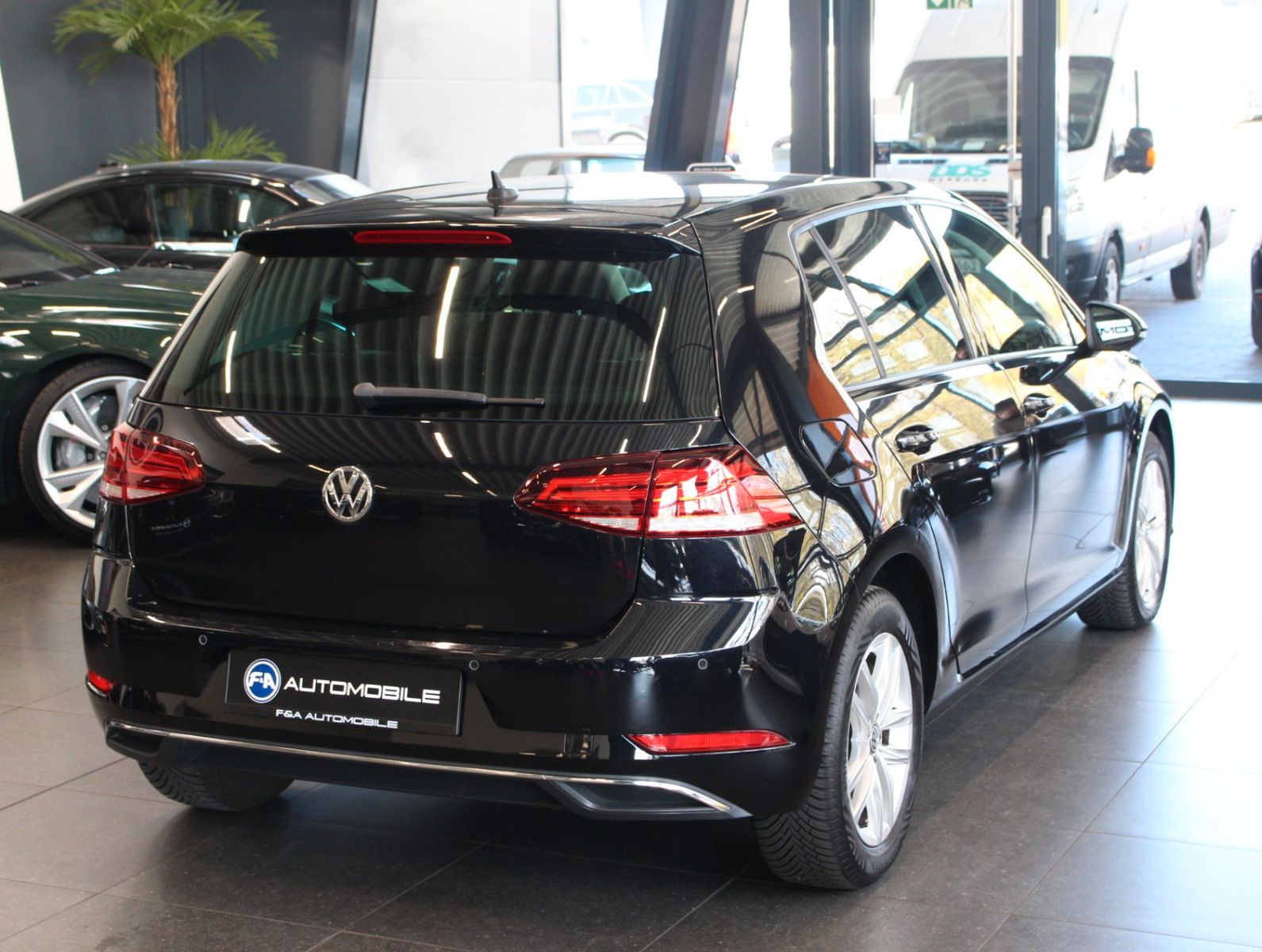 Fahrzeugabbildung Volkswagen Golf 1.0 TSI BMT DSG Comfortline