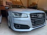 Audi A8 4.0 TFSI tiptronic quattro - - Audi A8 mit Benzin-Antrieb: Automatik