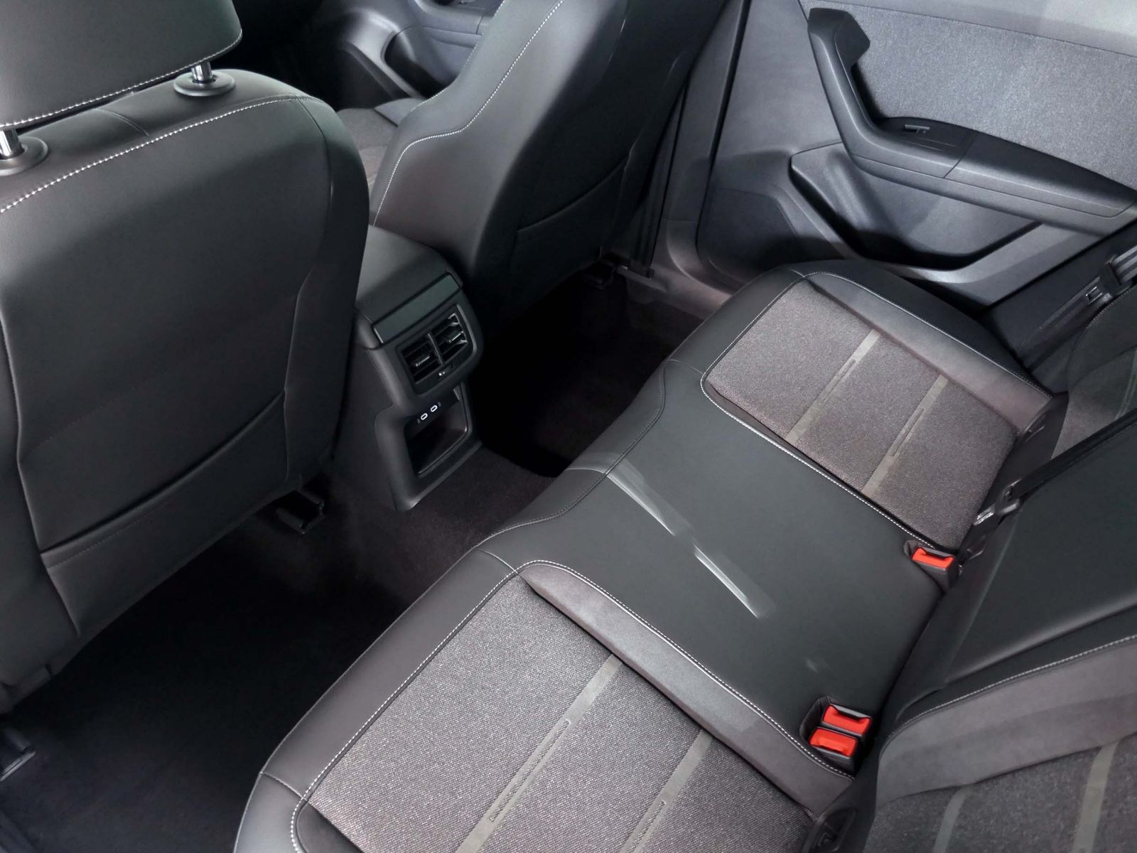 Fahrzeugabbildung SEAT Ateca X-Perience 1.5 TSI | LED AHK RFK ACC