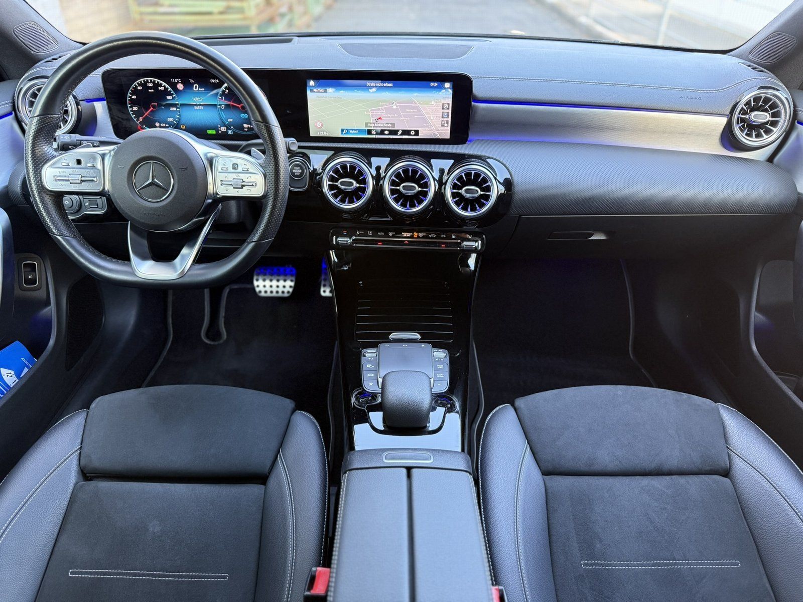 Fahrzeugabbildung Mercedes-Benz CLA 250 e SB*AMG*LED*HEAD-UP*AMBIENTE*KAMERA*