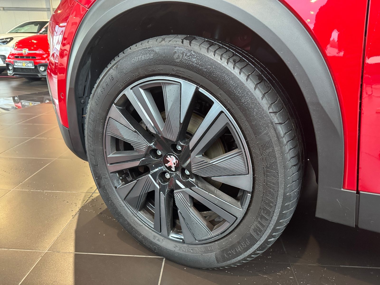 Fahrzeugabbildung Peugeot 2008 GT PANO LED NAVI ALU