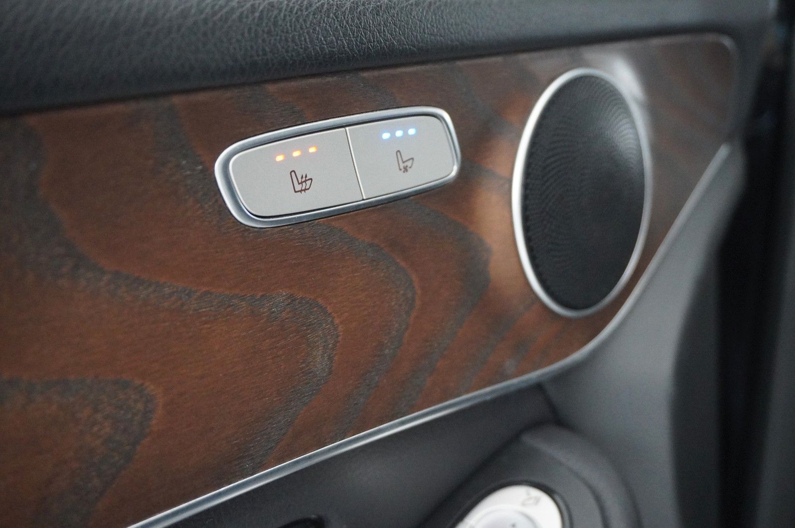 Fahrzeugabbildung Mercedes-Benz GLC 250D EXCLUSIVE 4M 9G-TRONIC NAVI/LED/SPORT