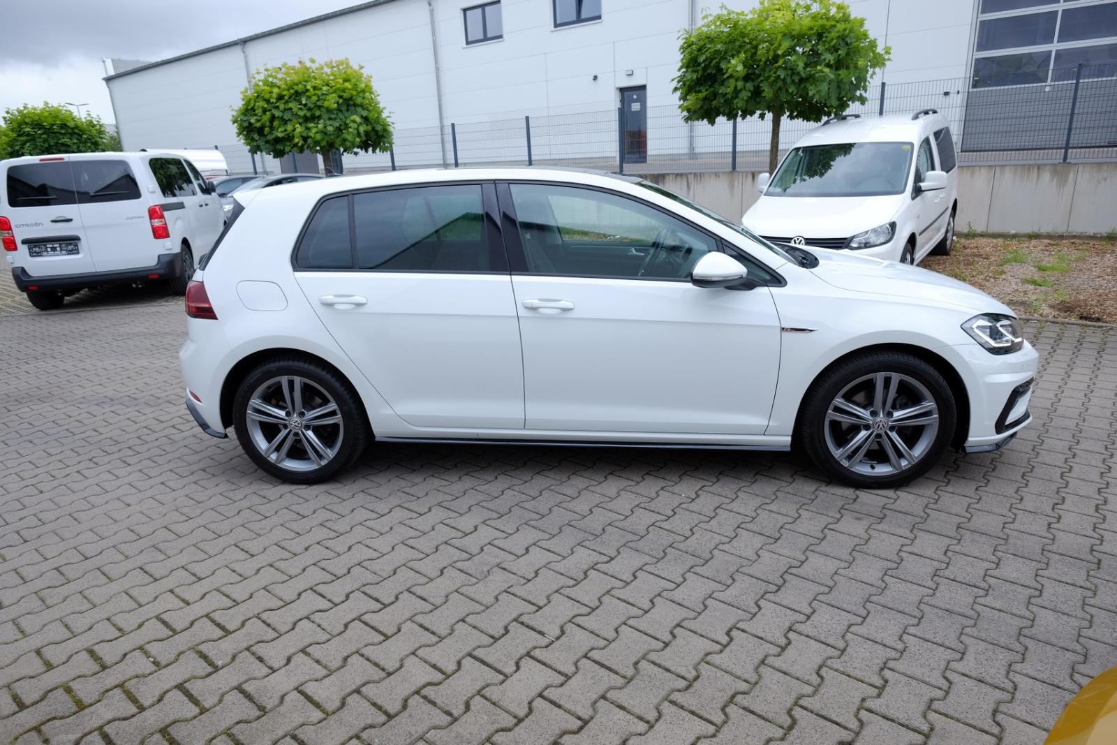 Volkswagen Golf VII 1,5 TSI DSG R-Line Pano/Nav/Kam/ACC/SH