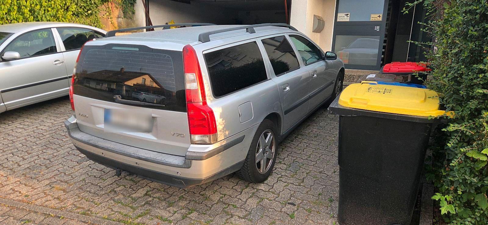 Volvo V70 2004 — салон