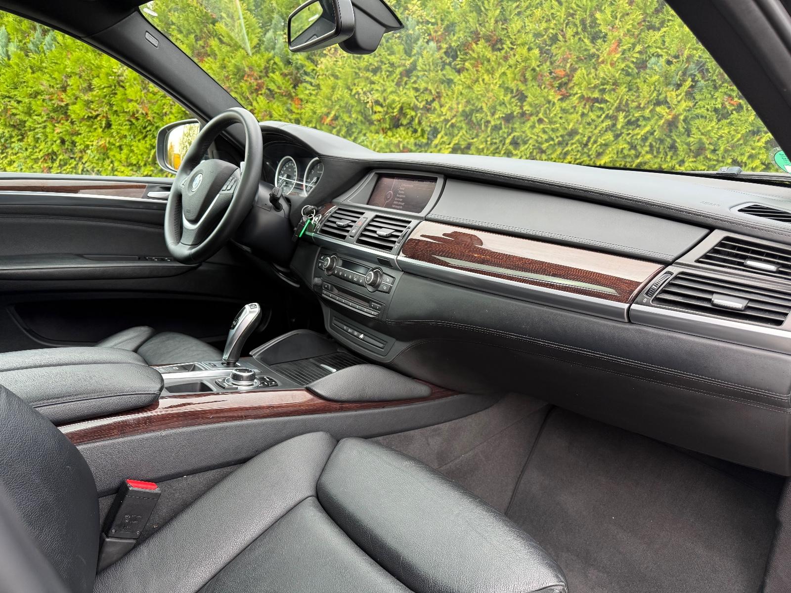 BMW X6 xDrive50i 4.4 V8 408 ch BVA 4x4 / Head-Up Display / Toit ouvrant / Cuir / Caméra de recul