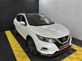 Nissan Qashqai N-Connecta+SHZ+BT+Temp+360*+Navi - Nissan Qashqai: Connect