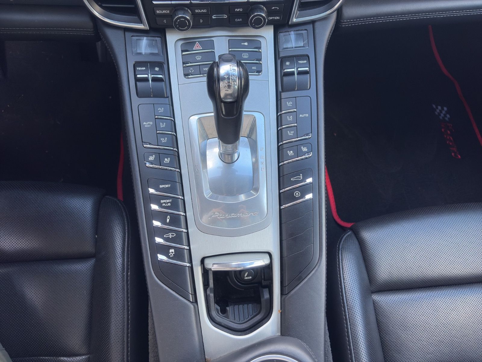 Fahrzeugabbildung Porsche Panamera Turbo/Sport-Chrono/Schiebedach/Memory