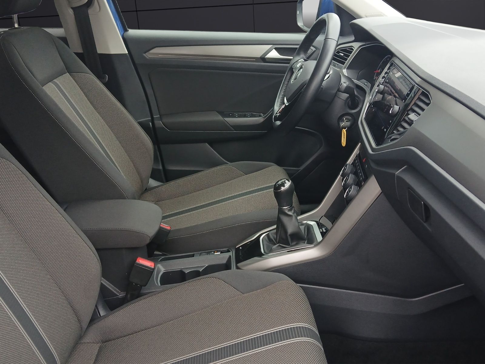 Fahrzeugabbildung Volkswagen T-Roc TSI Style LED AHK Navi ACC RFK SHZ
