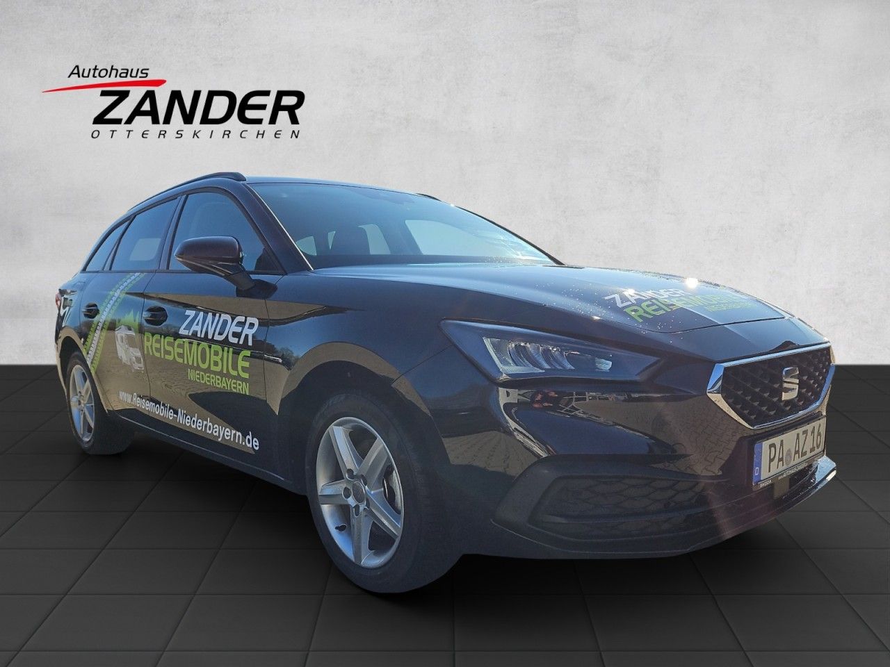 Fahrzeugabbildung SEAT Leon Sportstourer eTSI DSG Style Sitzheizung