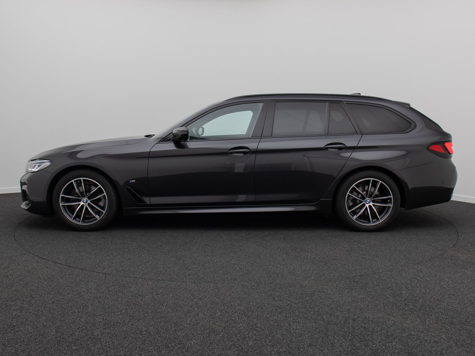 Fahrzeugabbildung BMW 520d M Sport Laser AHK HUD DAB Kamera Komfort