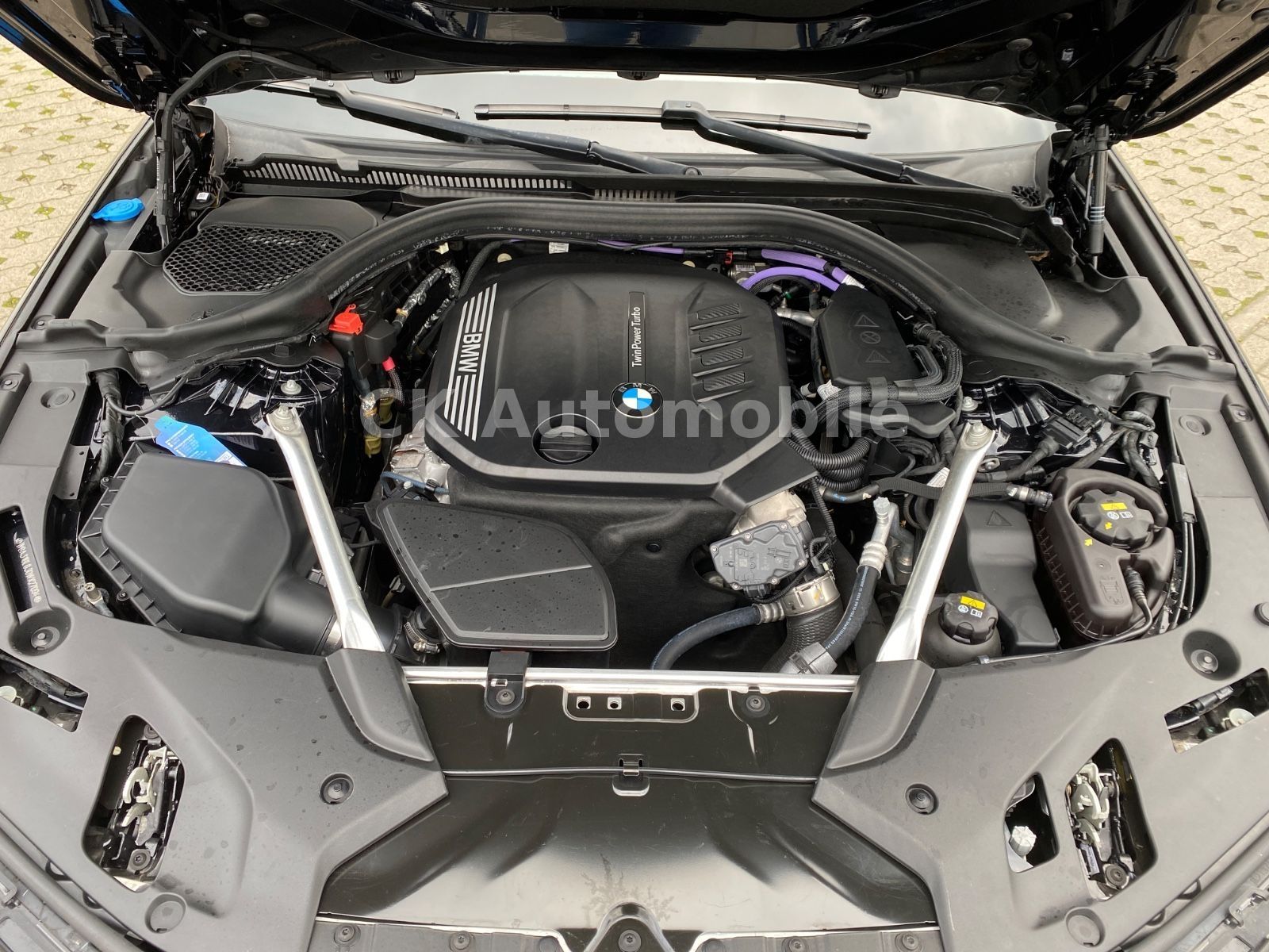 Fahrzeugabbildung BMW 520d Lim. M-Sport/Facelift/Shadow-Line/LED/Kam