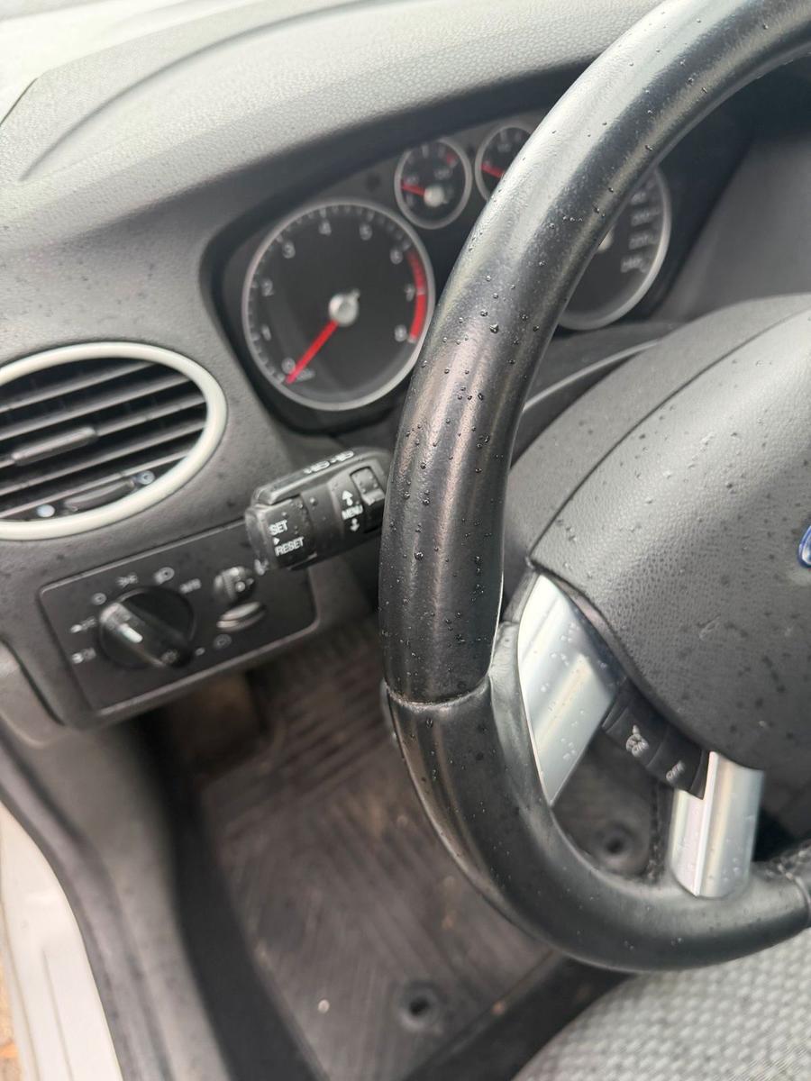 Ford Focus 2008 — photo 7