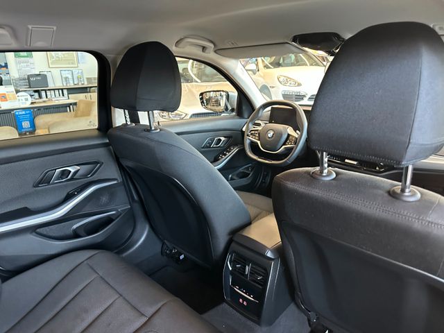 BMW 318i  Touring *Parkass.*Led*elek. Heck*