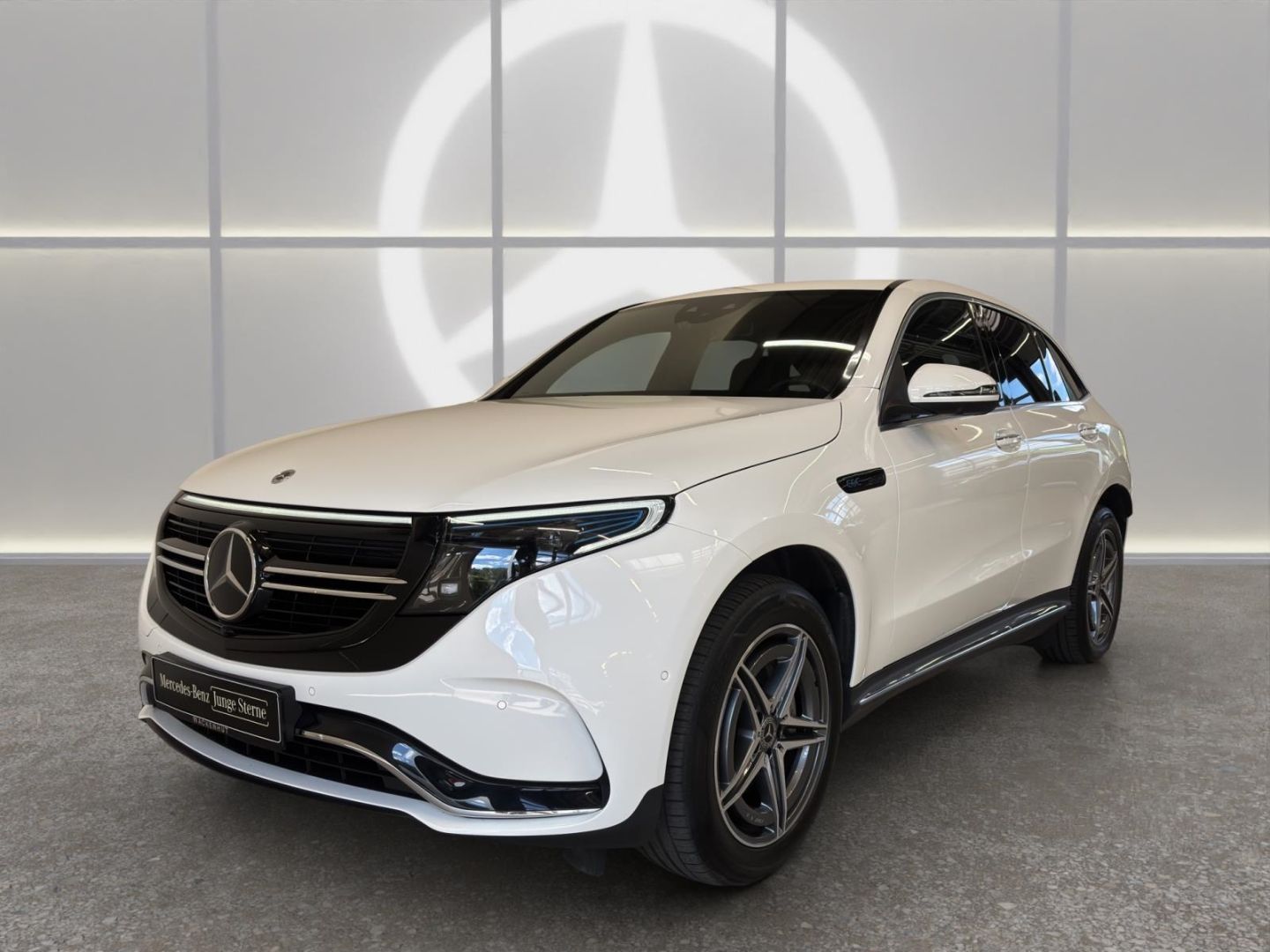 MERCEDES-BENZ EQC 400 4M AMG EXT. AHK+SHD+HUD+DIST+MULTIB+360°