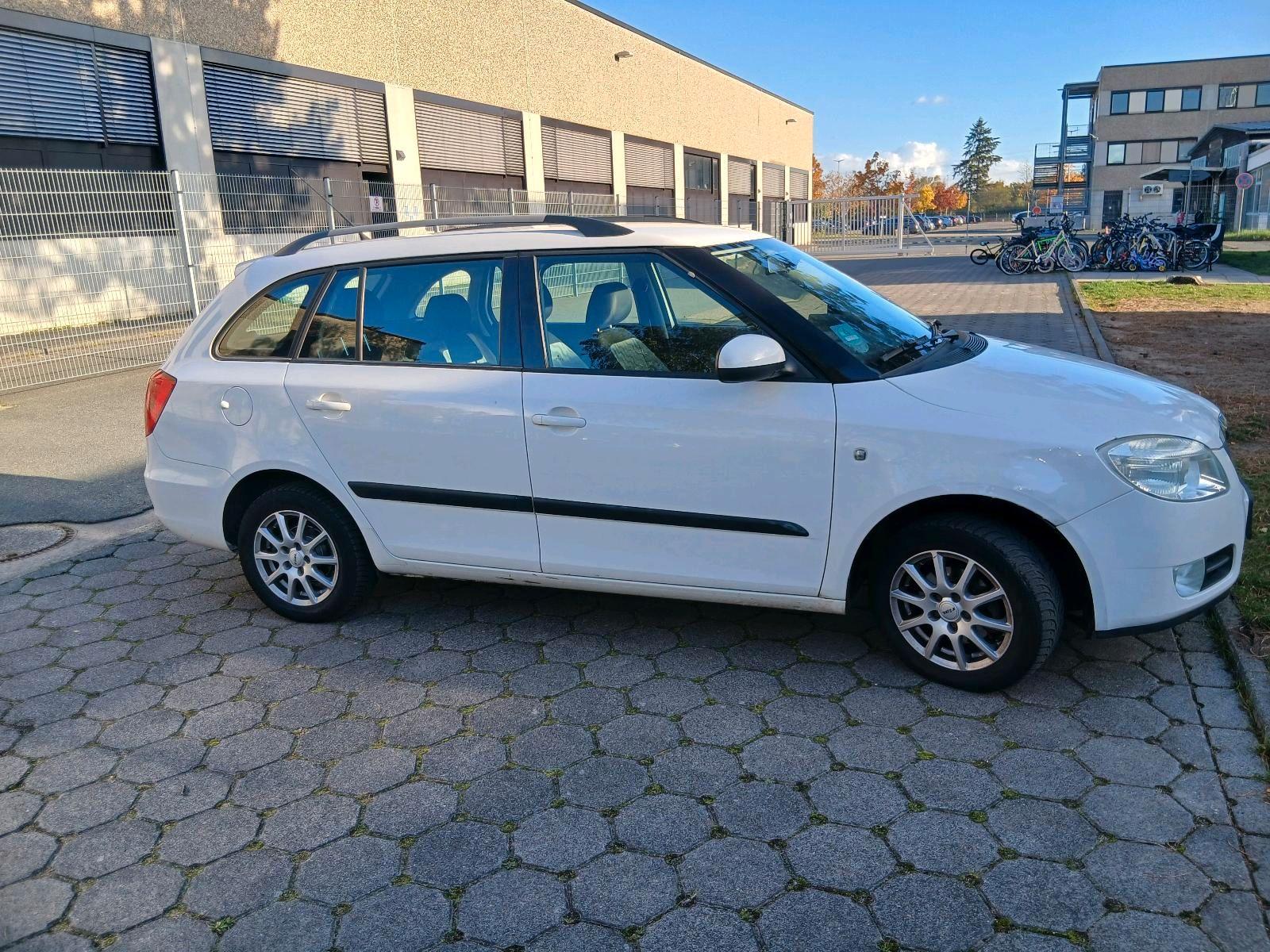 Skoda Fabia 2009 — engine 105 HP (77kW)