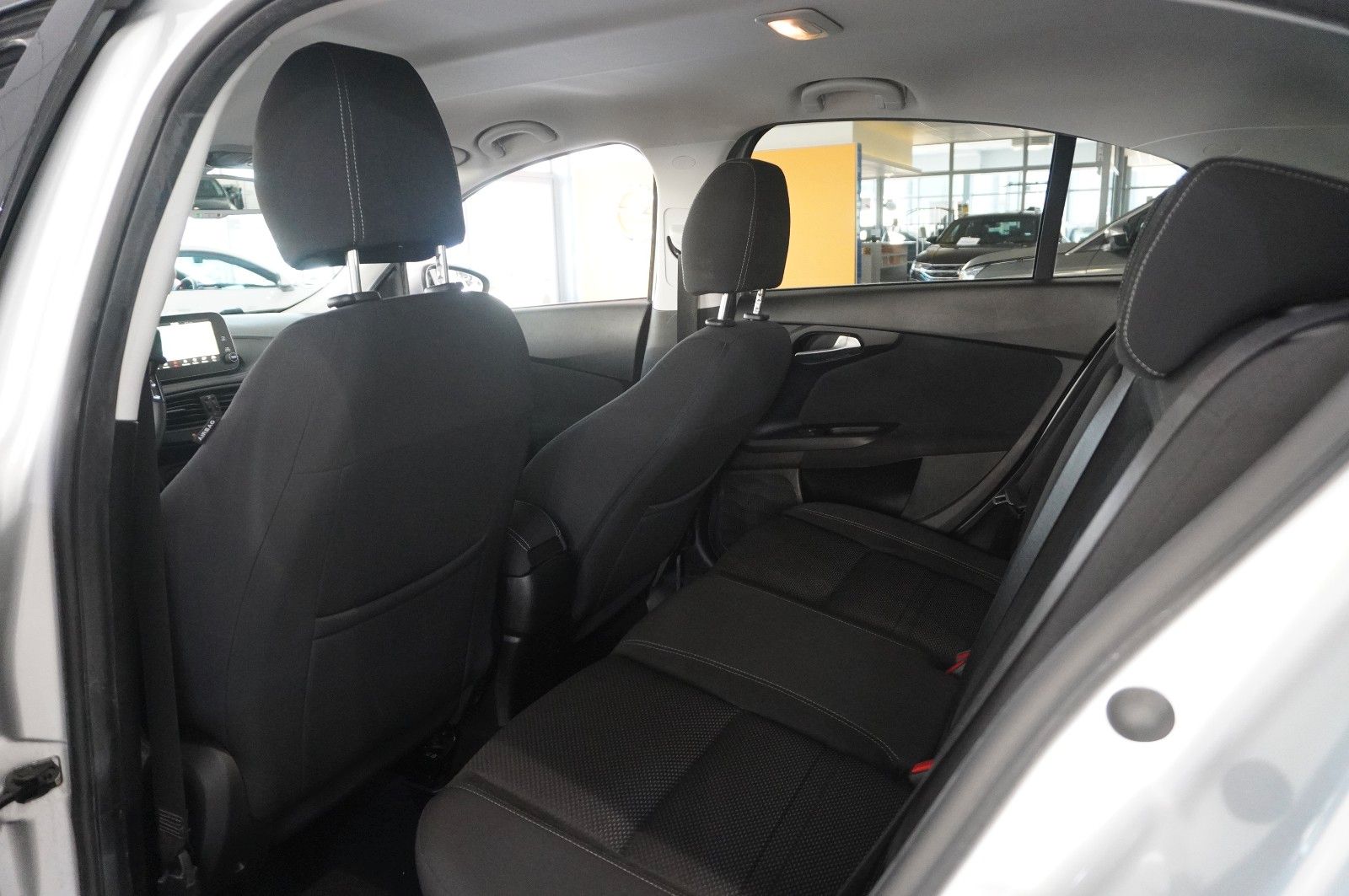 Fahrzeugabbildung Fiat Tipo 1.6D LIM. LOUNGE NAVI/LED/KAMERA/SHZ/TEMP.