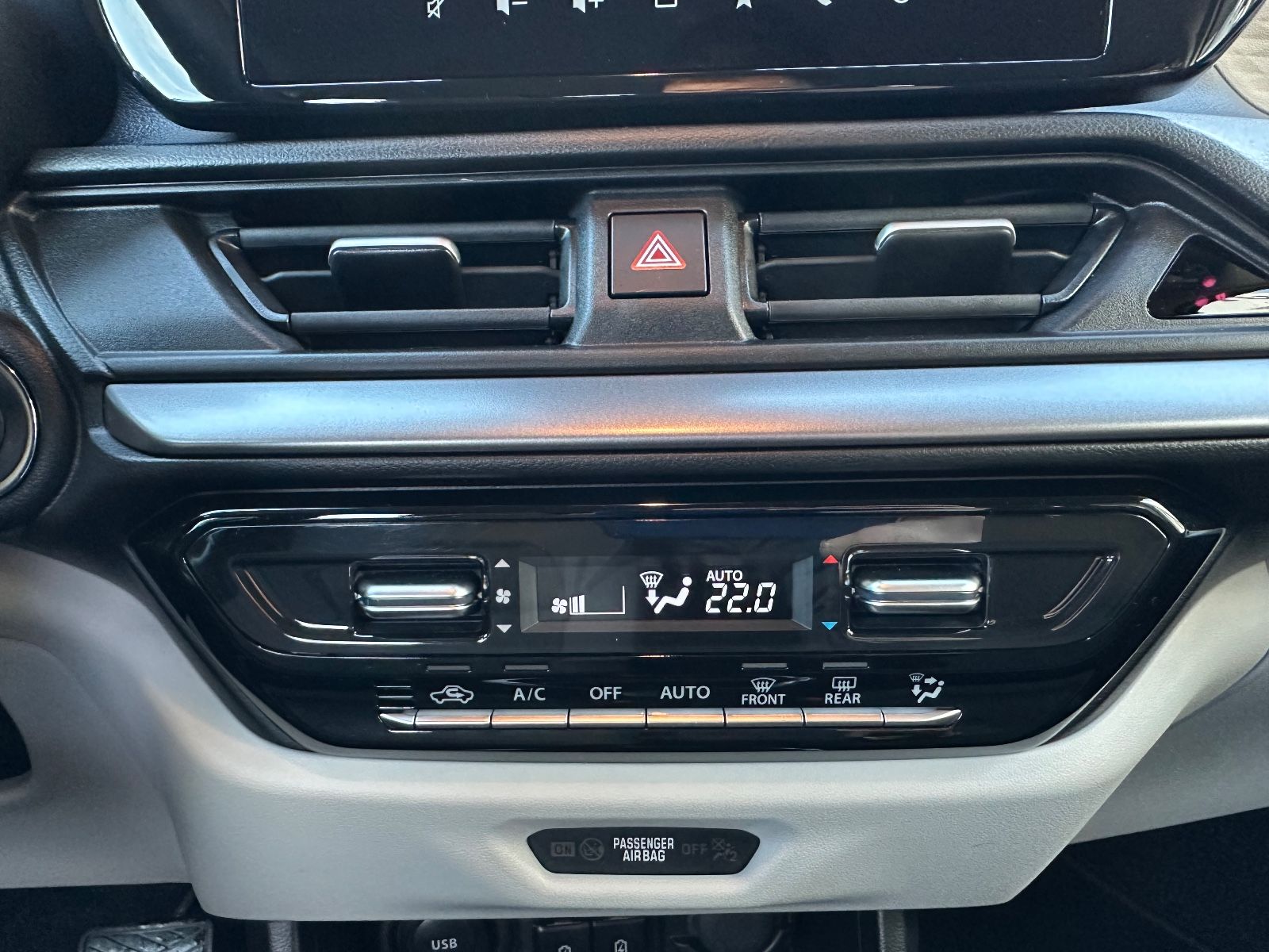 Fahrzeugabbildung Suzuki Swift 1.2 Dualjet Hybrid Comfort+ ACC/Navi/LED