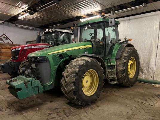 John Deere 8520